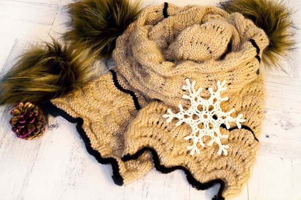 Snowflake pada Scarf Woolen